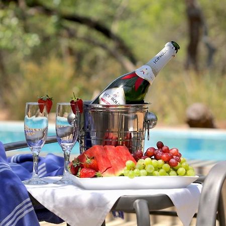 Tusk Bush Lodge Marloth Park Esterno foto