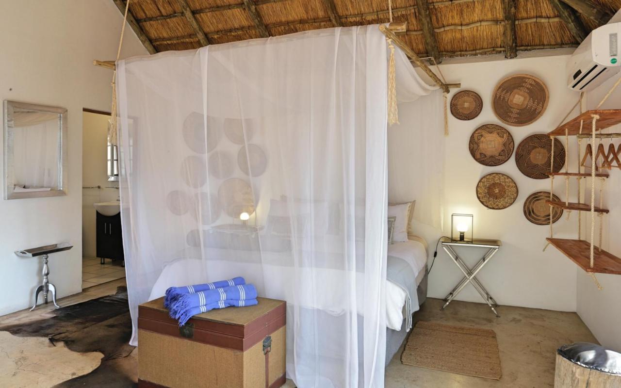 Tusk Bush Lodge Marloth Park Esterno foto