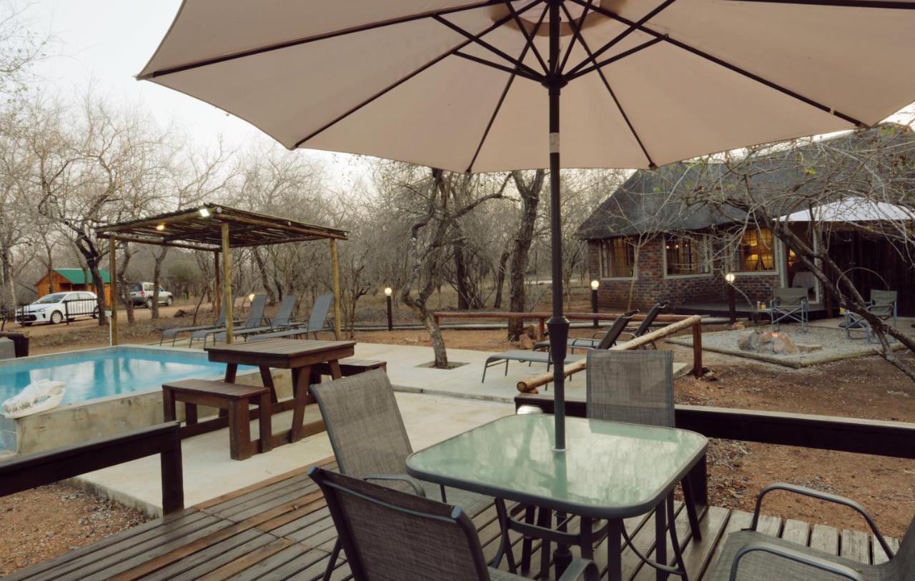 Tusk Bush Lodge Marloth Park Esterno foto