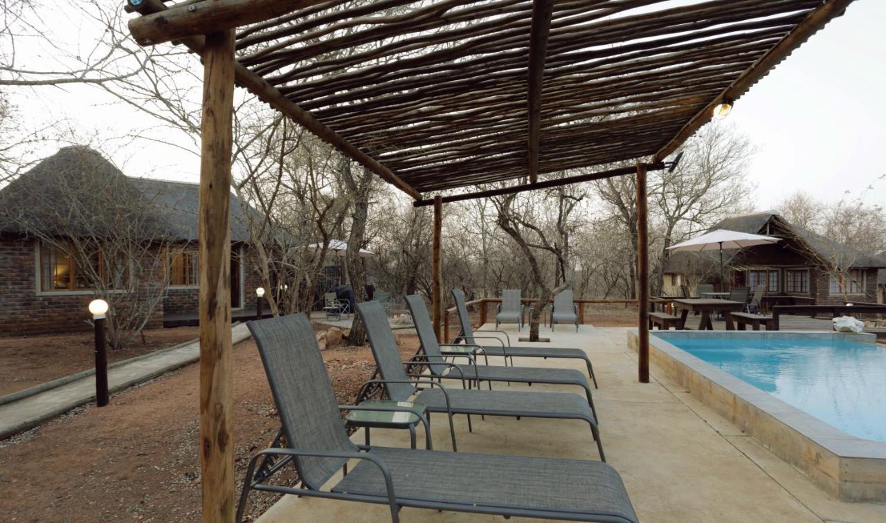 Tusk Bush Lodge Marloth Park Esterno foto