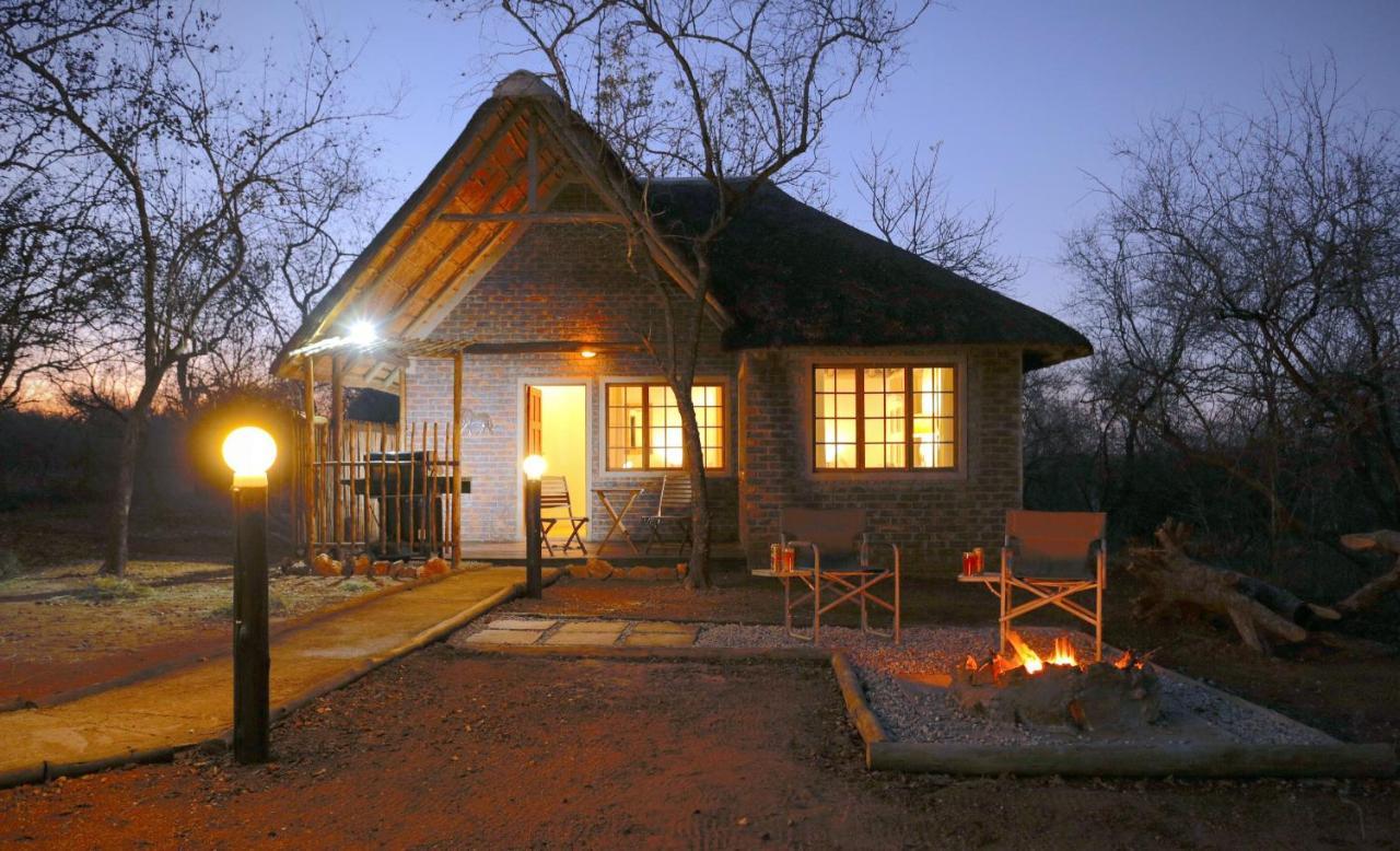 Tusk Bush Lodge Marloth Park Esterno foto