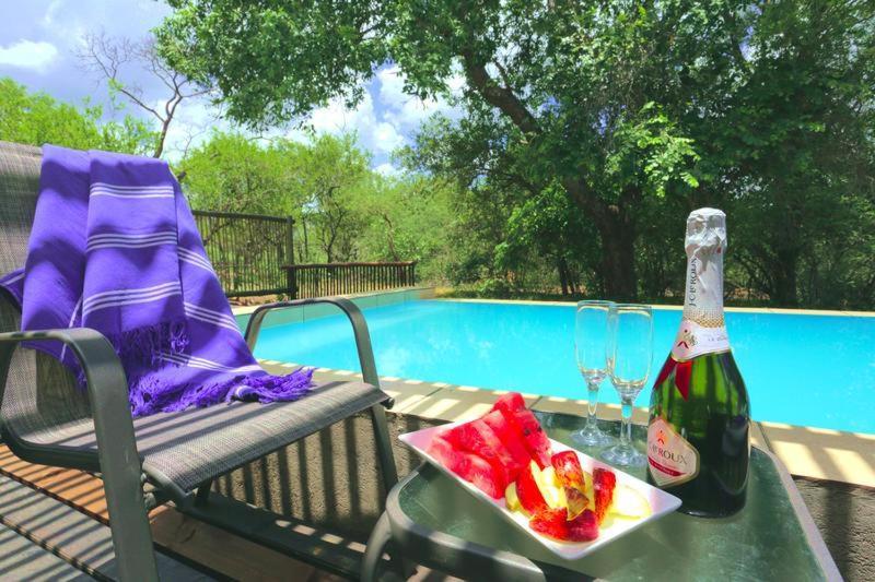 Tusk Bush Lodge Marloth Park Esterno foto